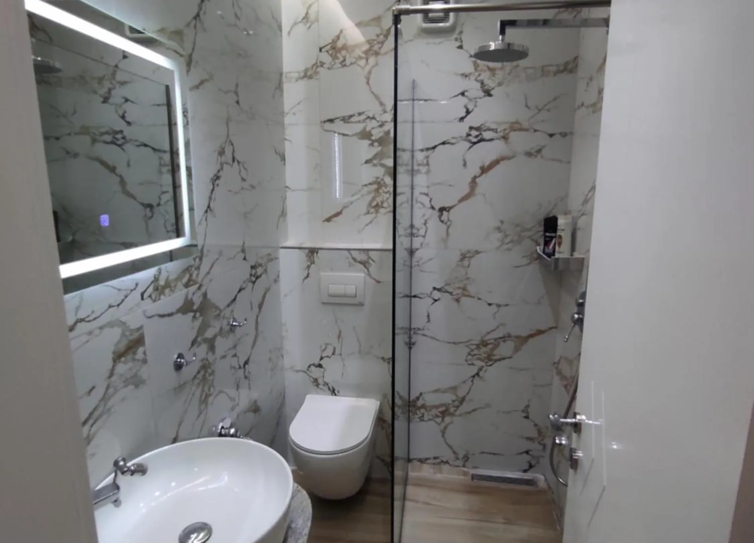 Floer Apartment Sarandë 別荘